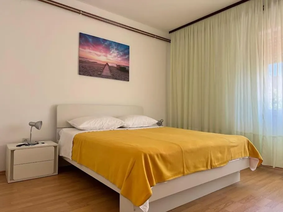 Apartment Ella Krk Town