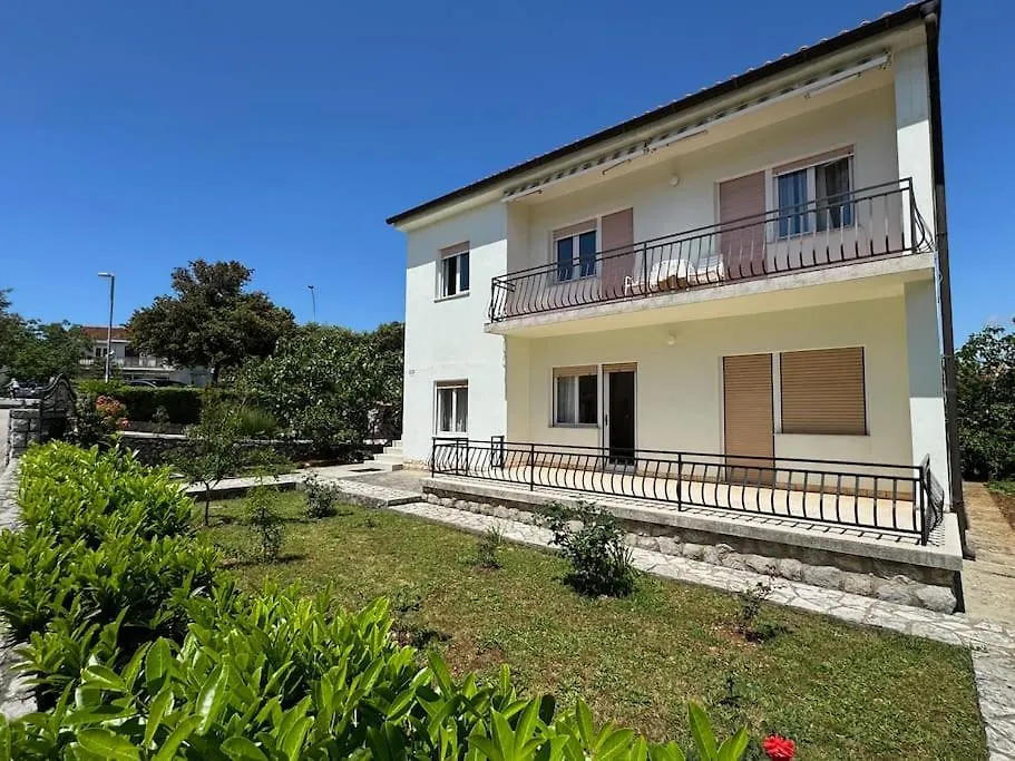 Apartment Ella Krk Town