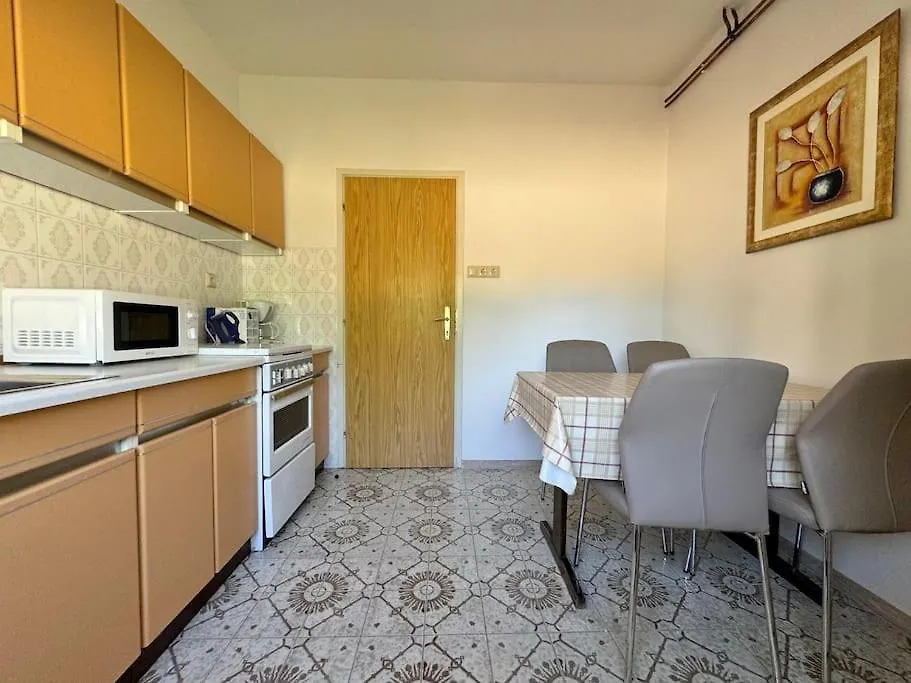 Apartment Ella Krk Town
