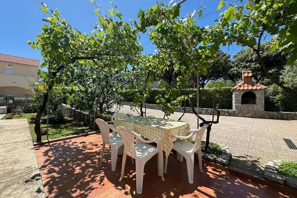 Apartment Ella Krk Town