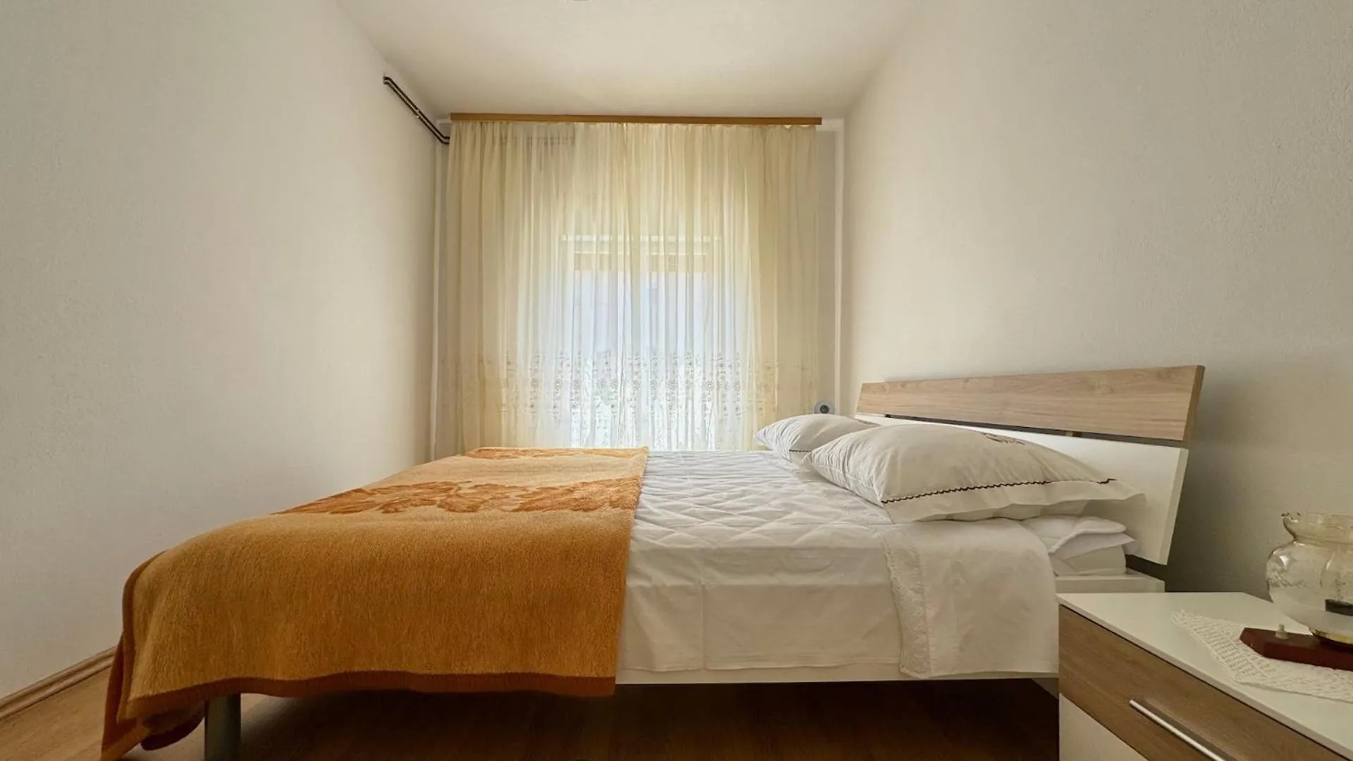 Apartment Ella Krk Town