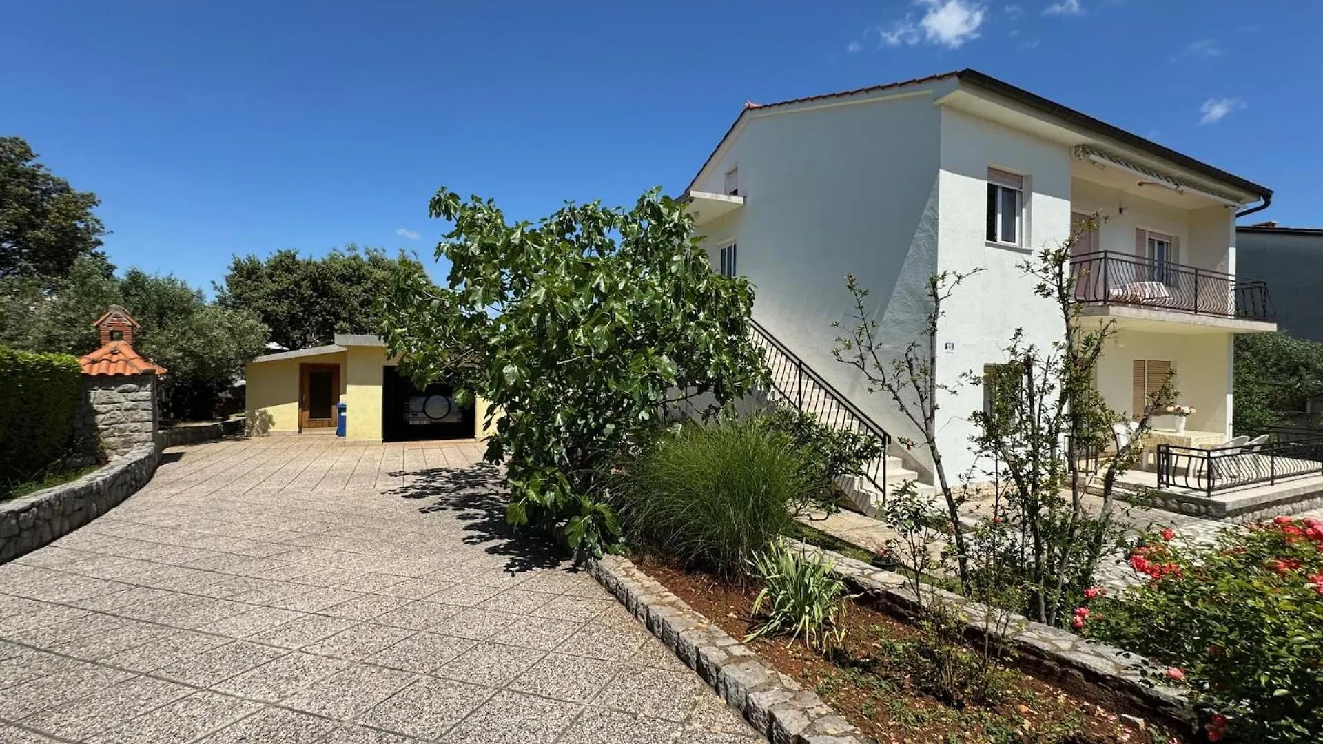 Apartment Ella Krk Town