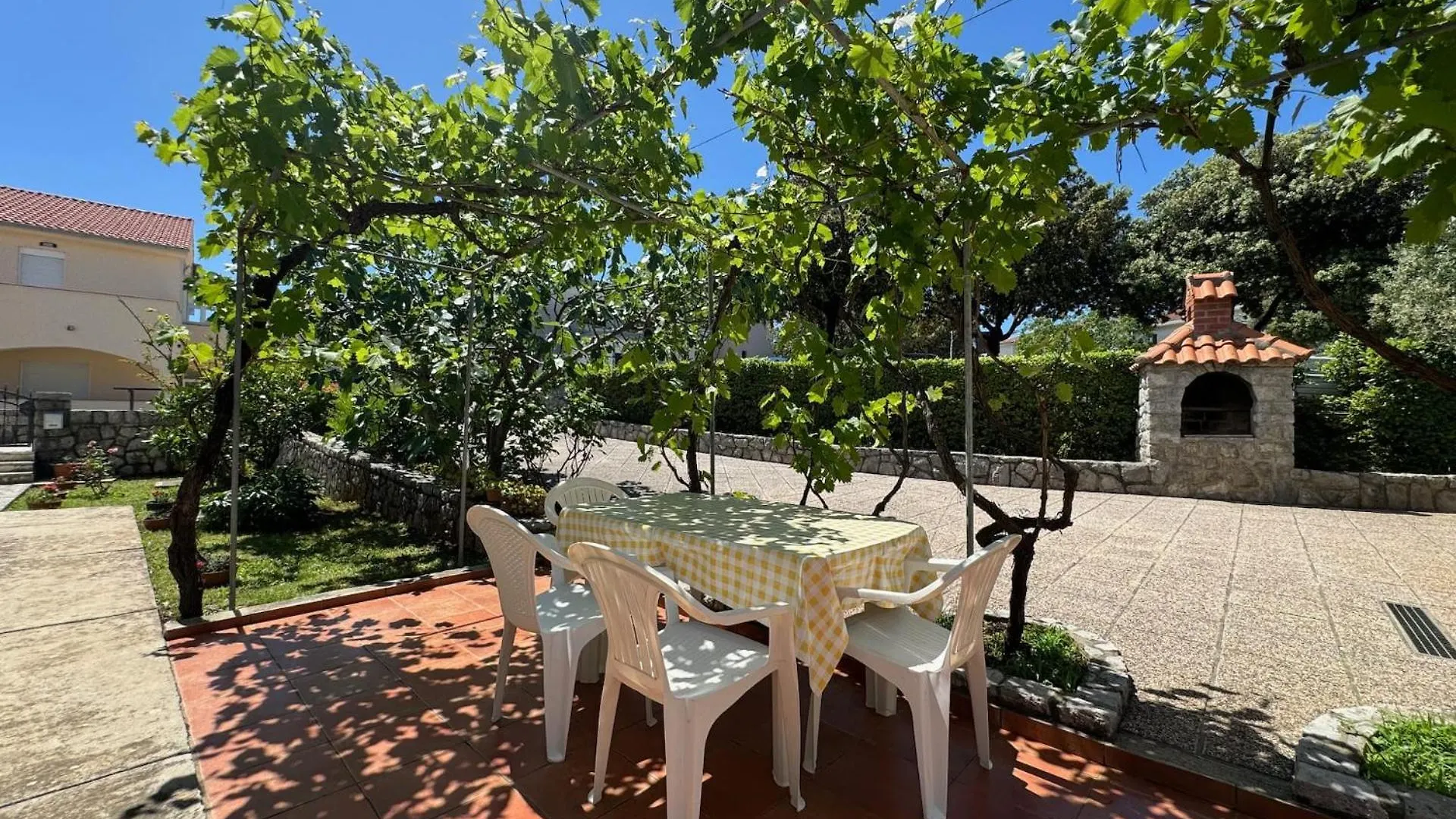 Apartment Ella Krk Town